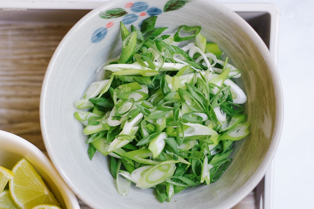 green onion arroz caldo topping