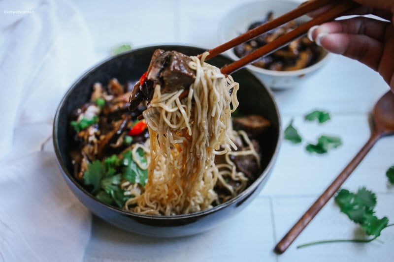 beef short ribs with noodles