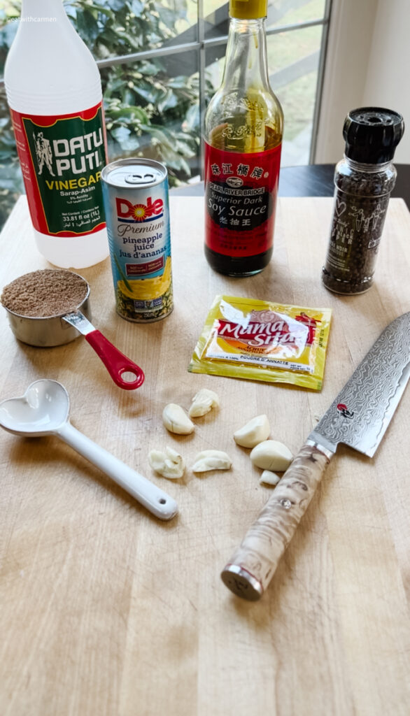 ingredients for tocino
vinegar, soy sauce, sugar, garlic, annatto powder, pepper