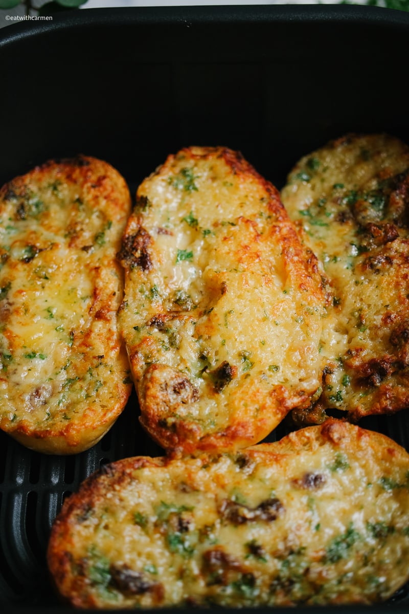 cheesy garlic bread air fryer