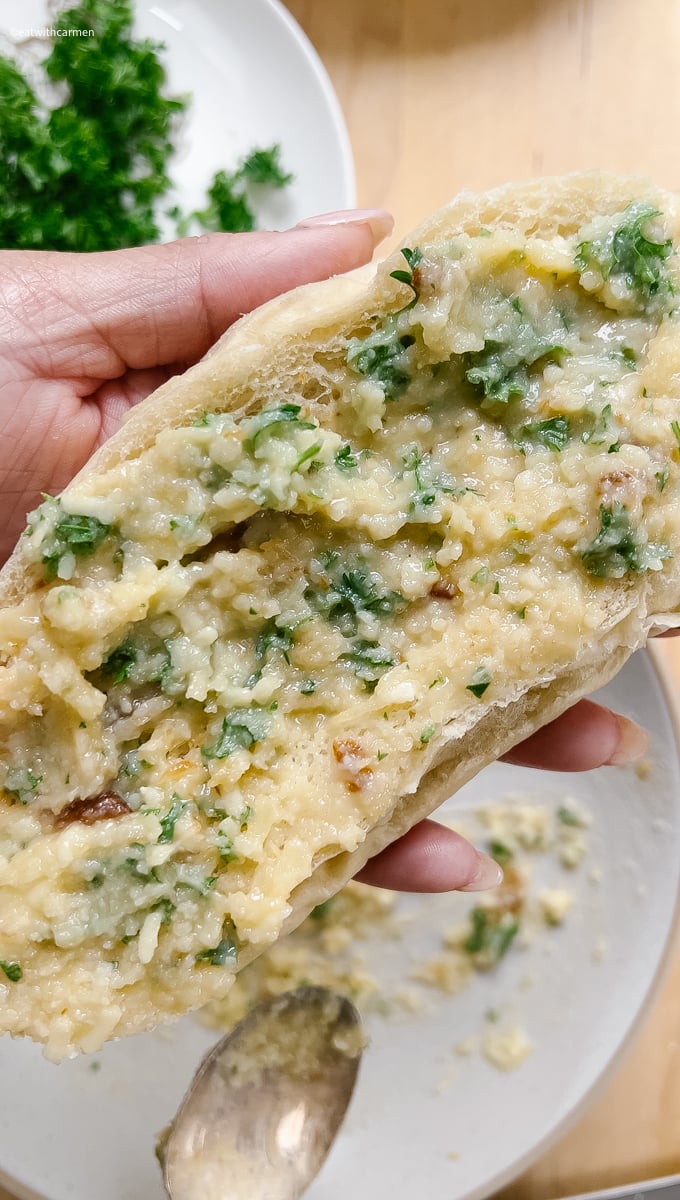 cheesy garlic bread in air fryer
