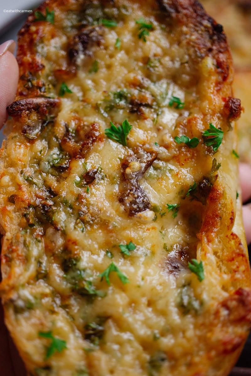 cheesy garlic bread in air fryer