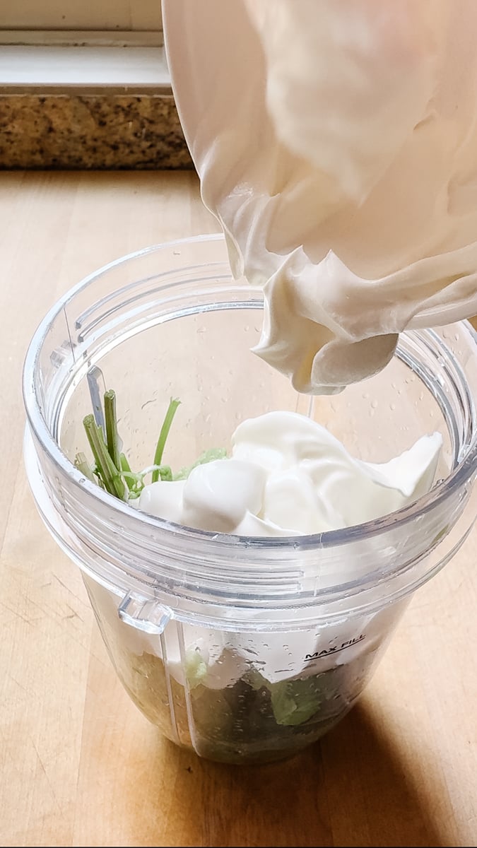 avocado sauce with sour cream