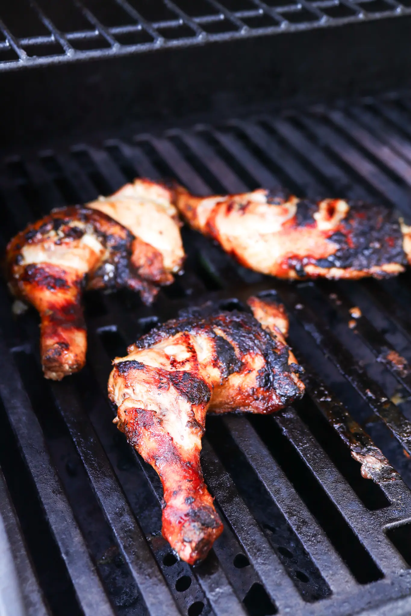 Kalbi chicken cooked on grill 