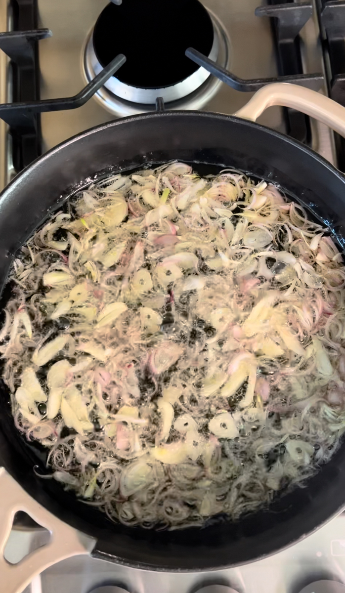 shallot and garlic for beef salpicao