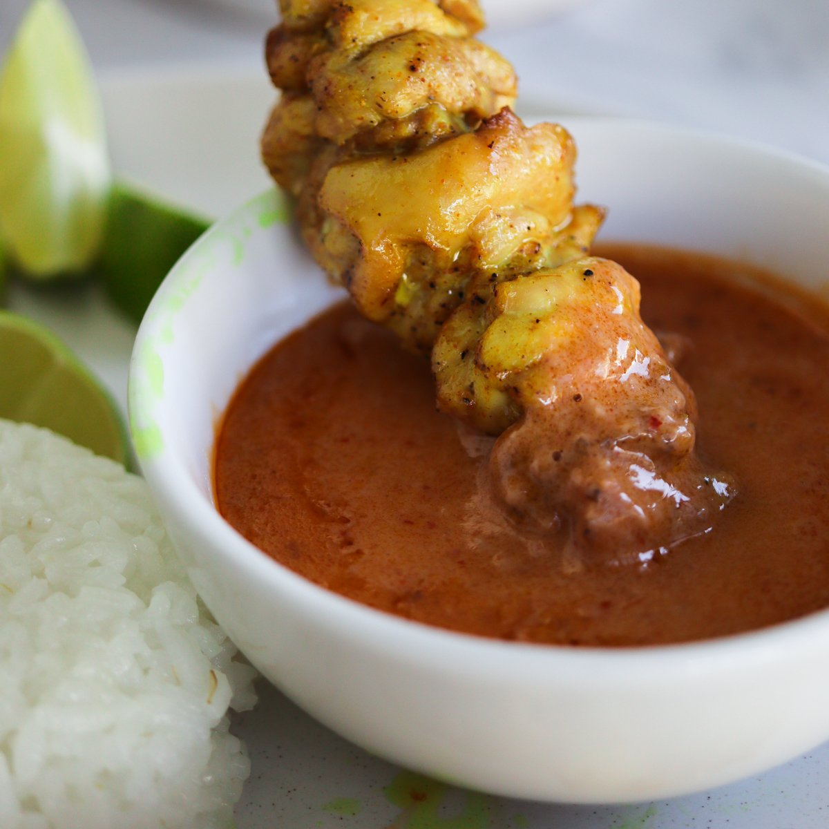 chicken satay air fryer with peanut sauce