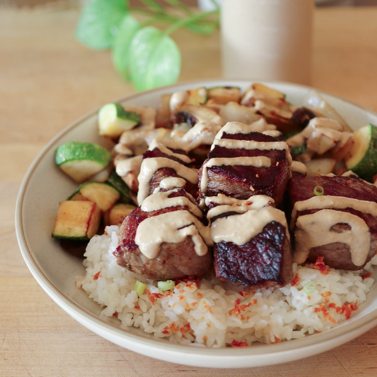 hibachi steak bowls with steak sauce
